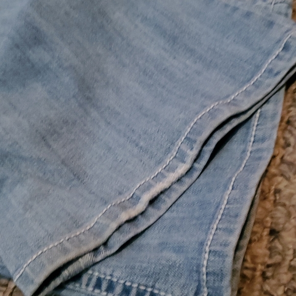 Low rise distressed bell bottom jeans - Picture 11 of 12